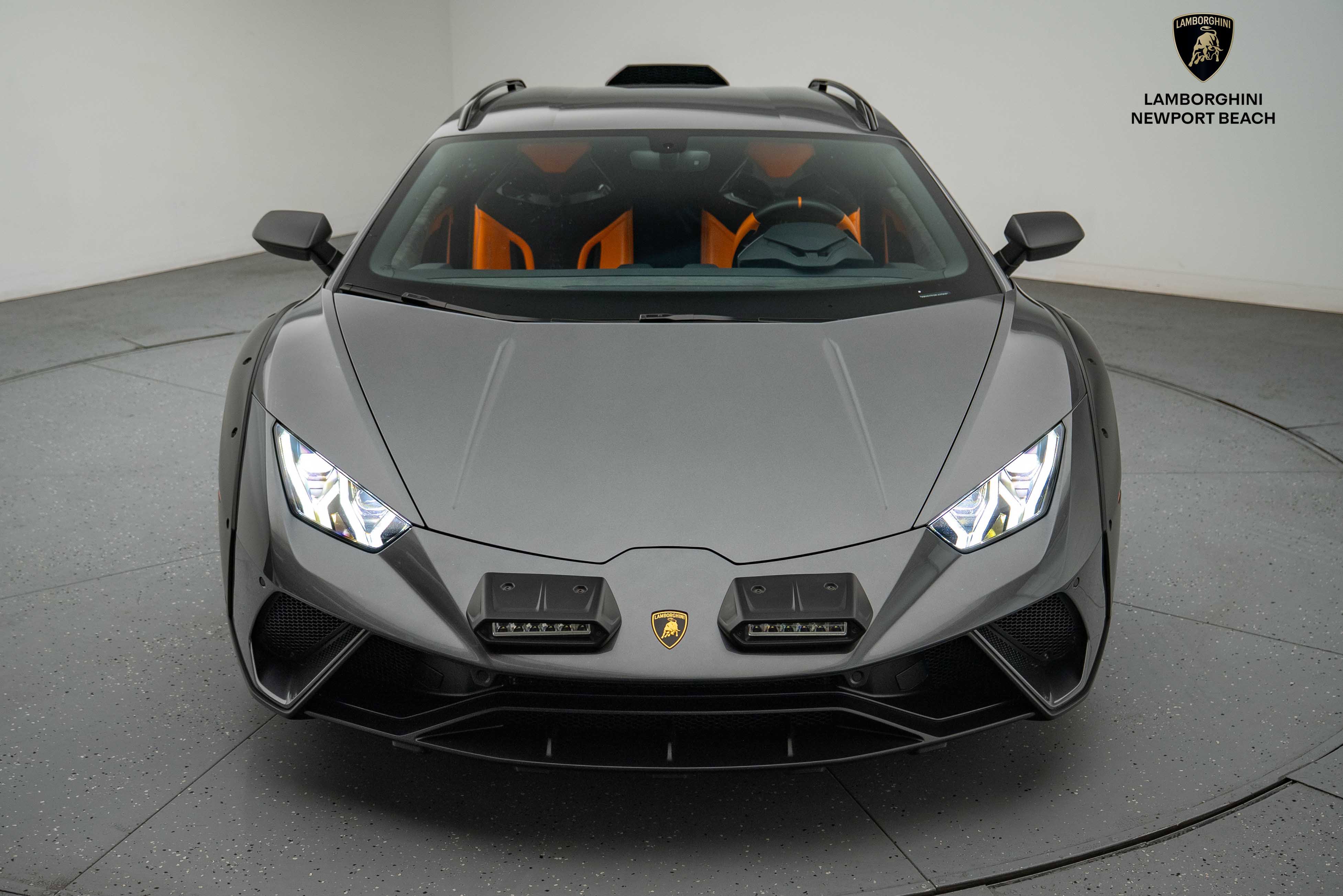 Used 2024 Lamborghini Huracan Sterrato image 3