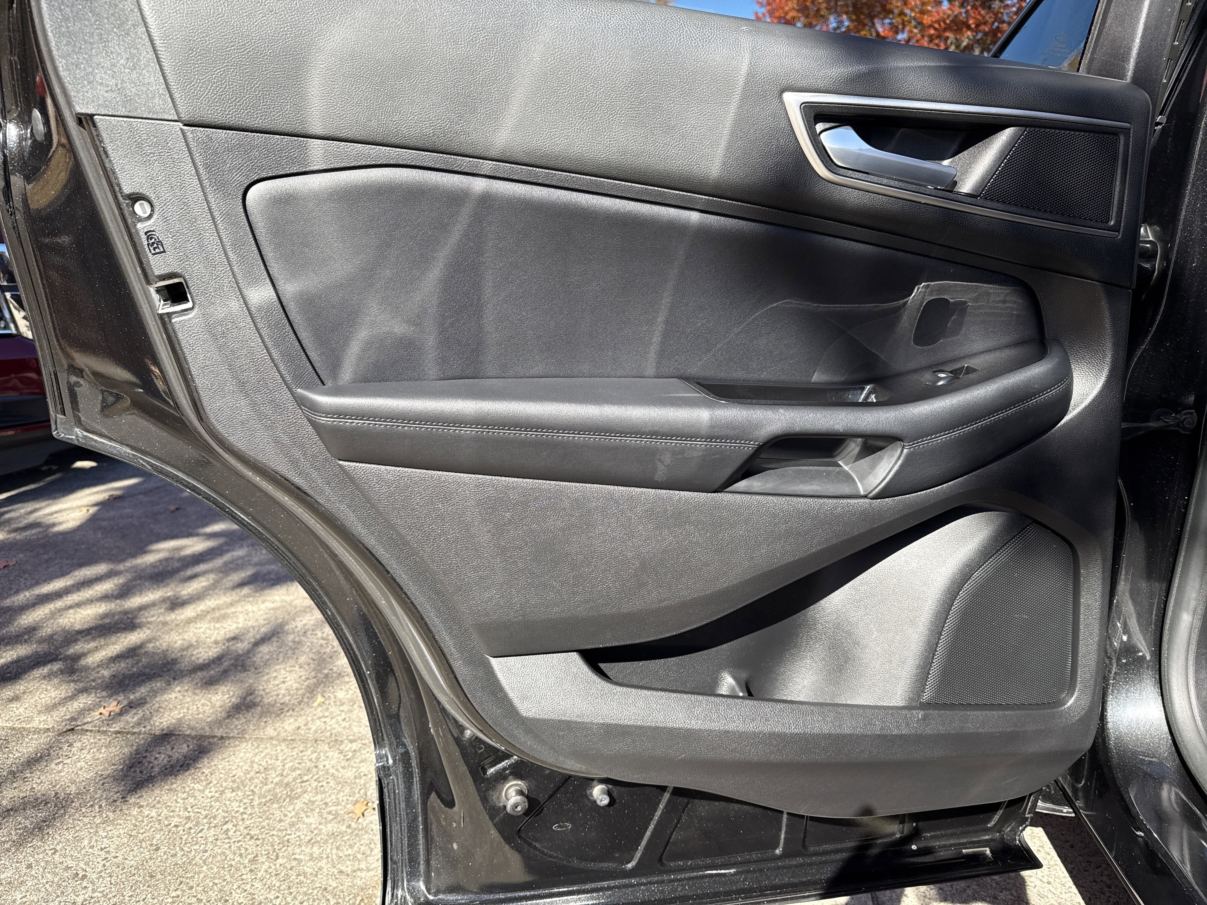 Used 2015 Ford Edge SEL w/ Equipment Group 201A image 22