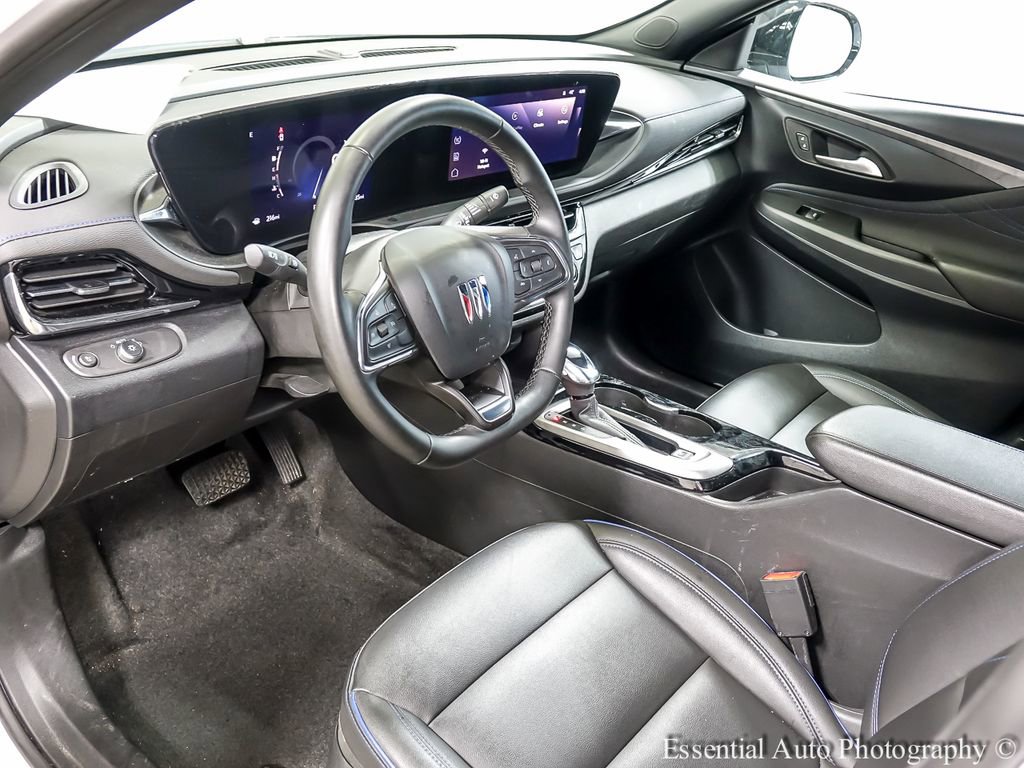 Used 2025 Buick Envista Sport Touring image 10
