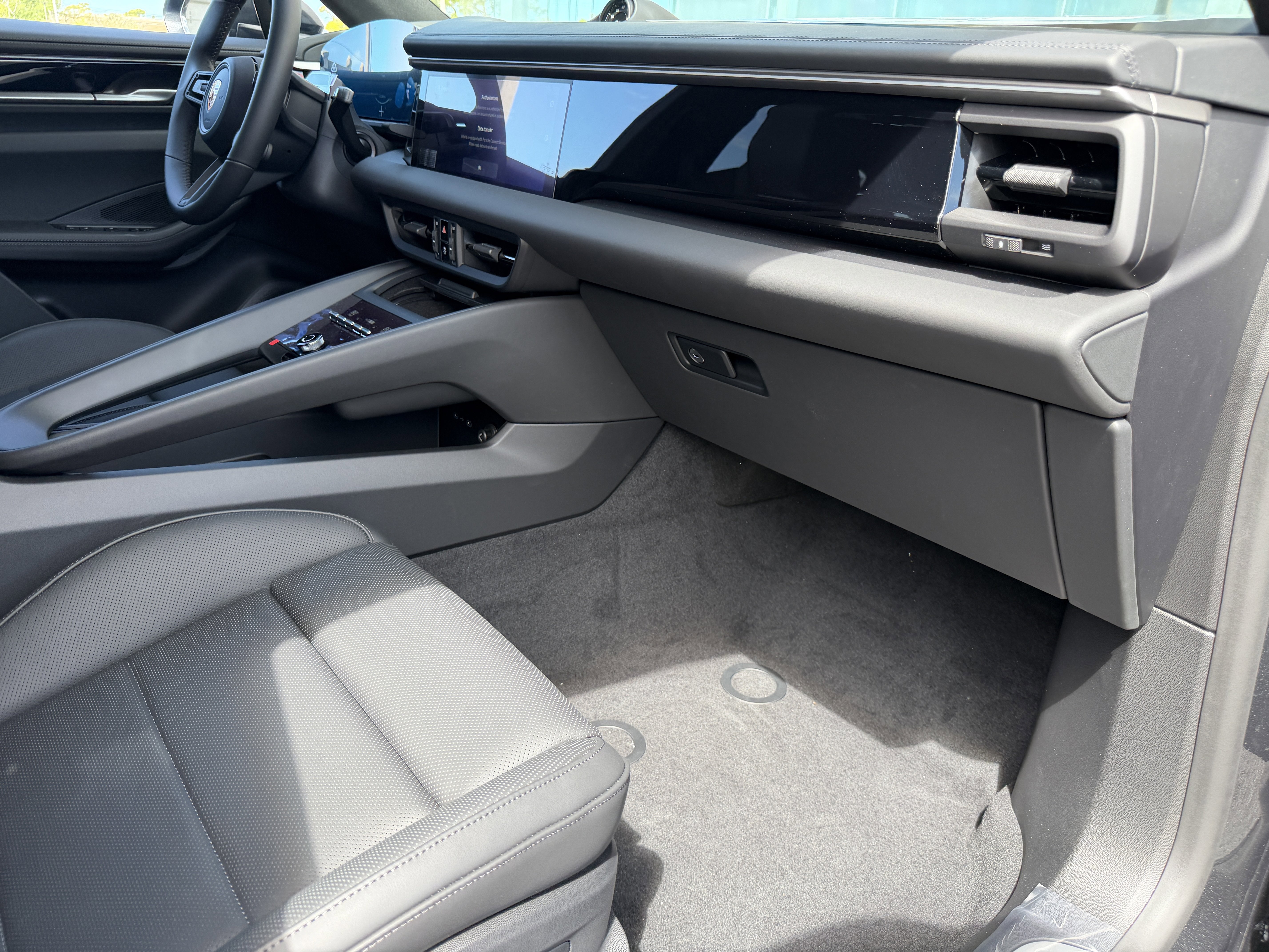 New 2026 Porsche Macan 4S Electric image 14
