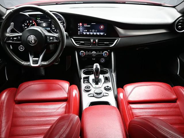 Used 2023 Alfa Romeo Giulia Veloce RWD image 18