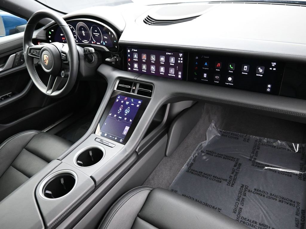 Used 2025 Porsche Taycan image 31