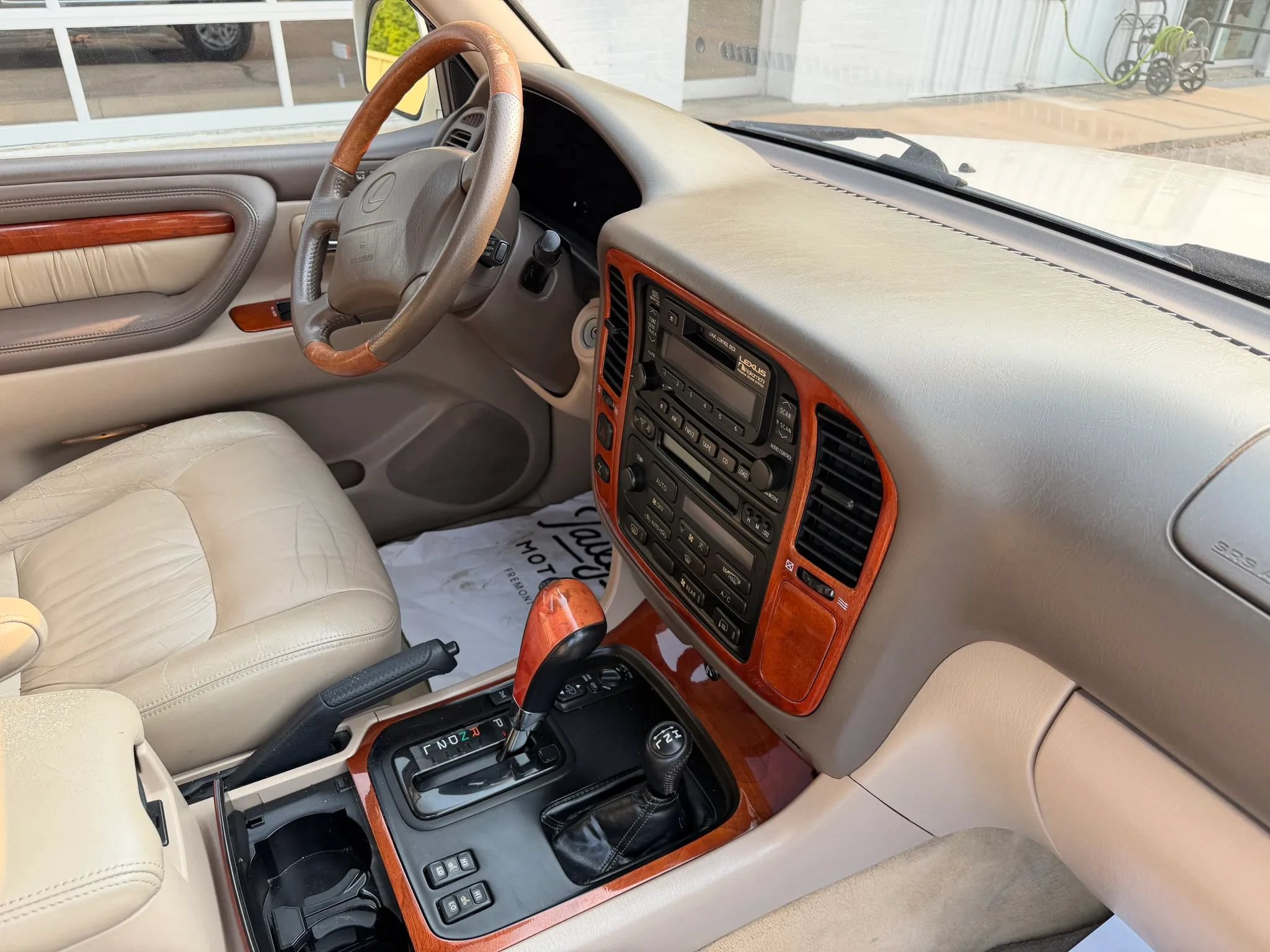 Used 2000 Lexus LX 470 4WD image 23
