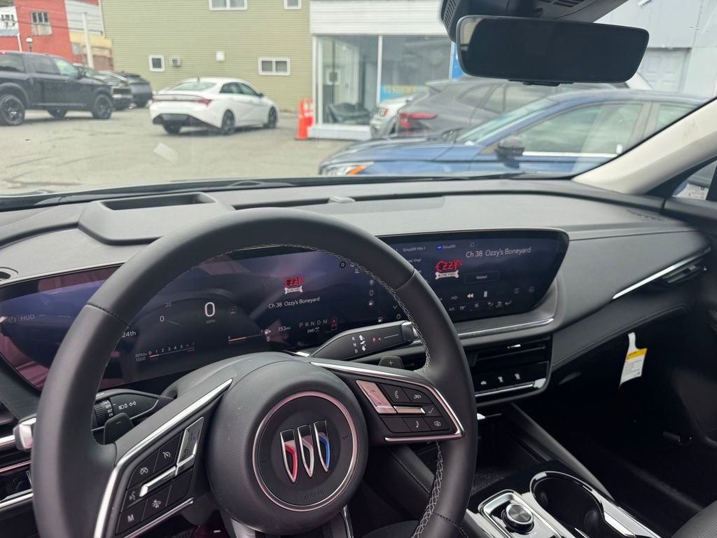 Used 2025 Buick Envision Preferred image 22