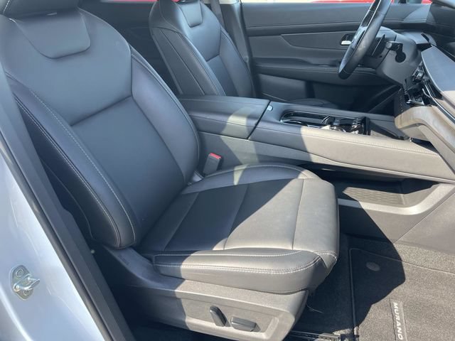 Used 2025 Nissan Murano SV AWD/4WD image 23