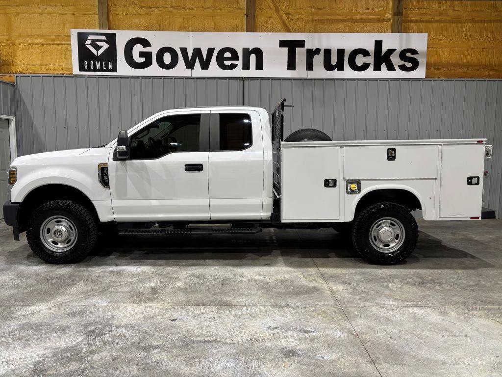 Used 2018 Ford F250 XL w/ Power Equipment Group AWD/4WD image 2