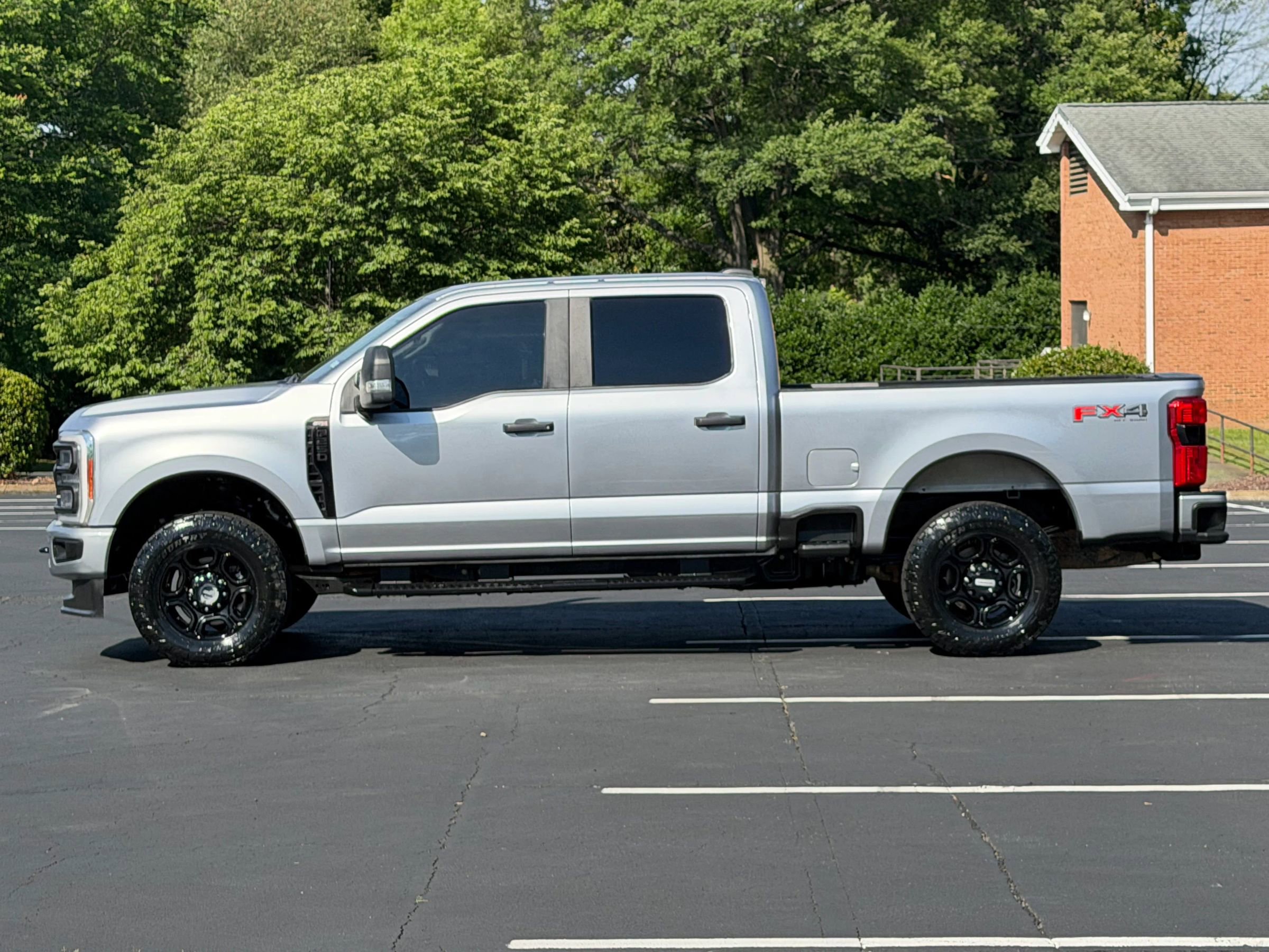 Used 2023 Ford F250 XL w/ STX Appearance Package AWD/4WD image 2