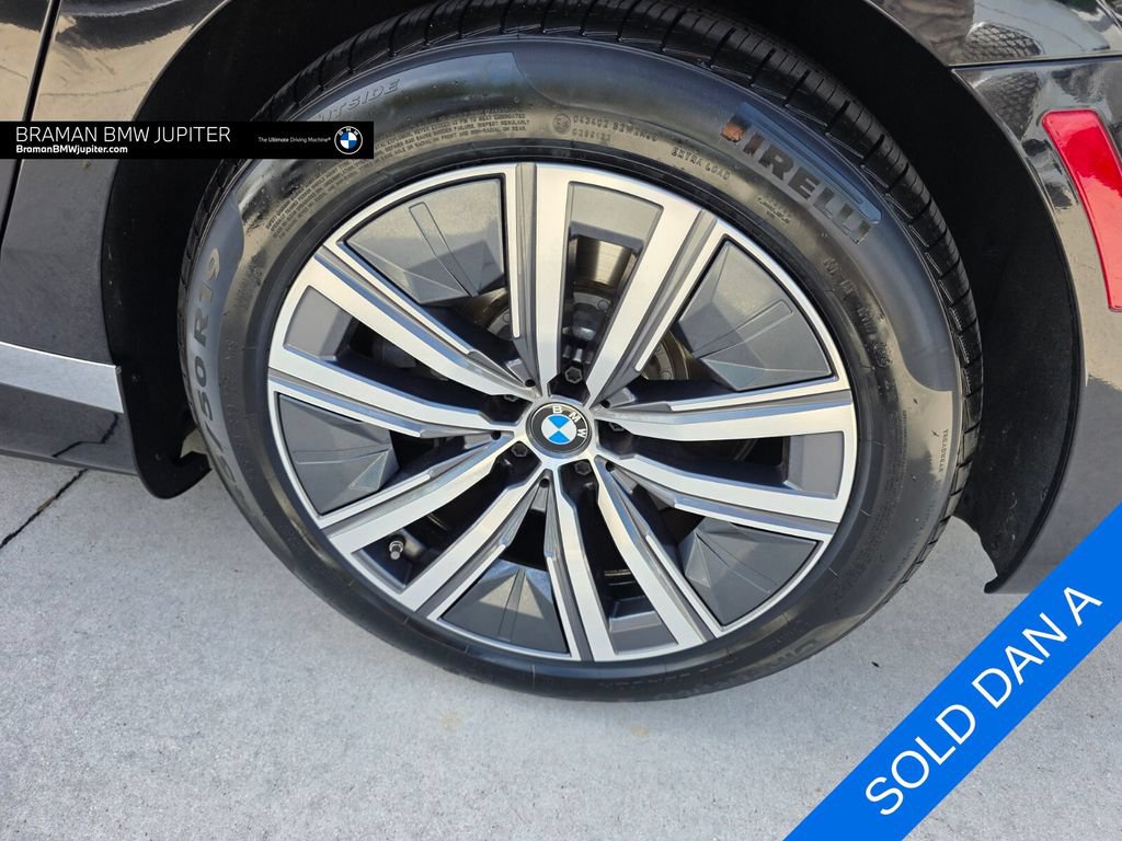 Certified 2023 BMW i7 xDrive60 w/ Parking Assistance Package AWD/4WD image 17