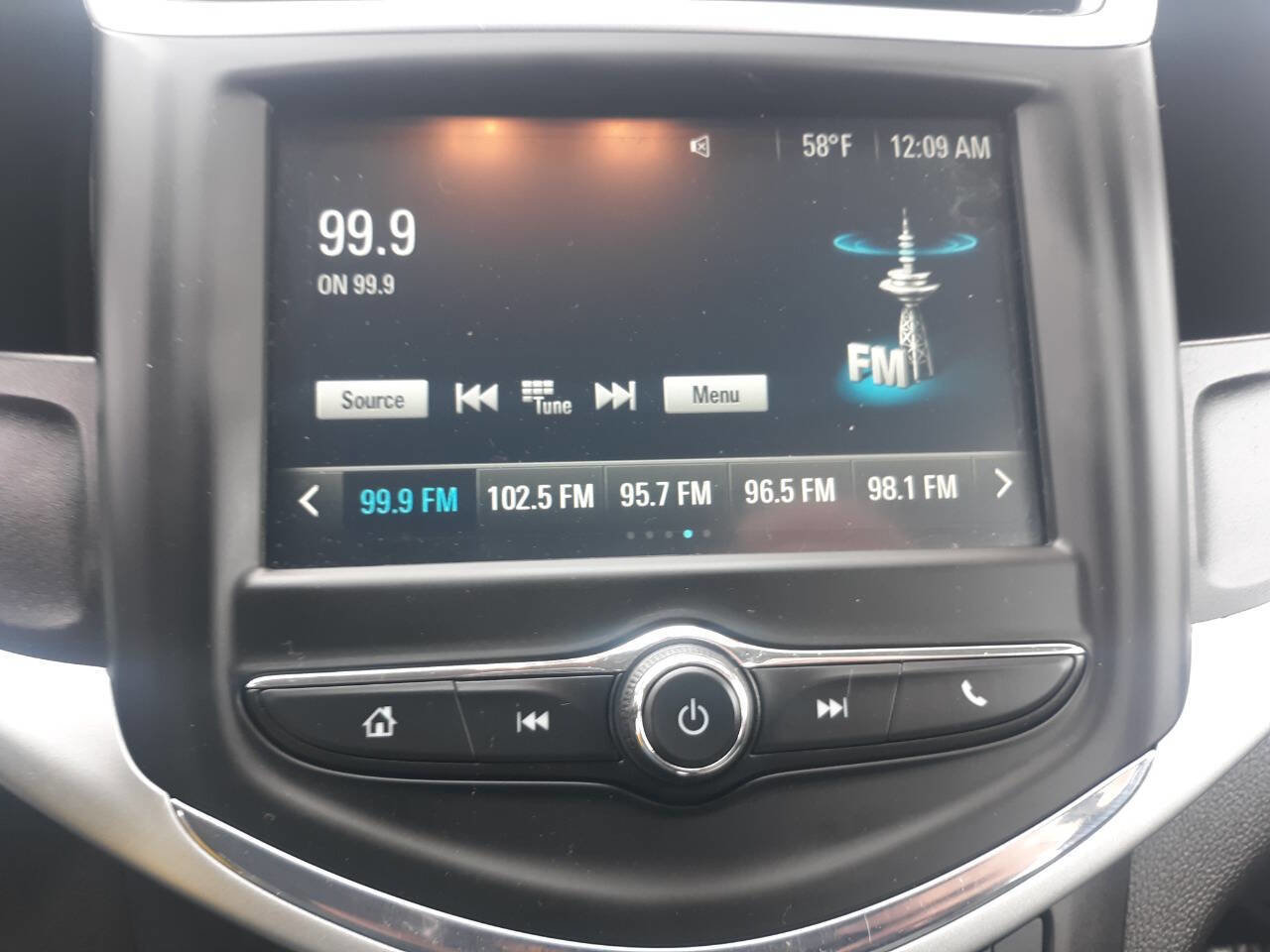 Used 2017 Chevrolet Sonic LT image 18