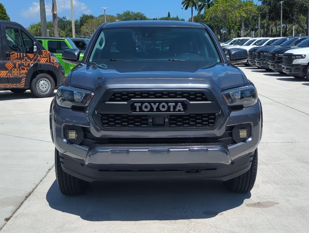 Used 2019 Toyota Tacoma SR5 RWD image 2