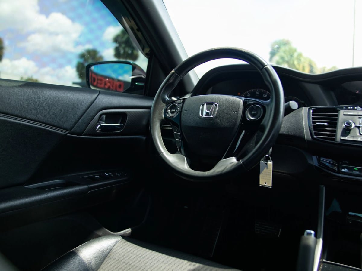 Used 2016 Honda Accord Sport image 30