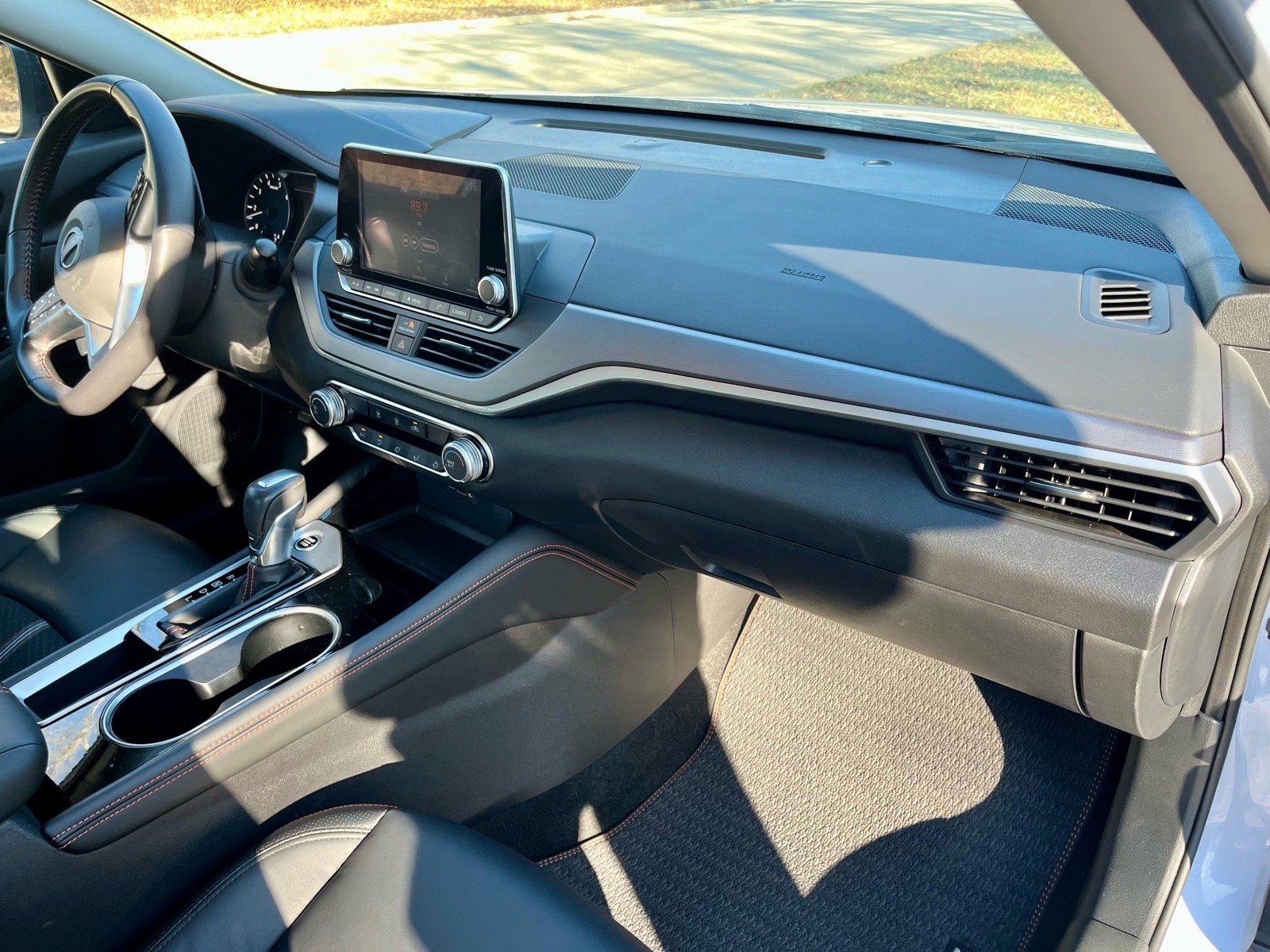 Used 2024 Nissan Altima 2.5 SR image 14