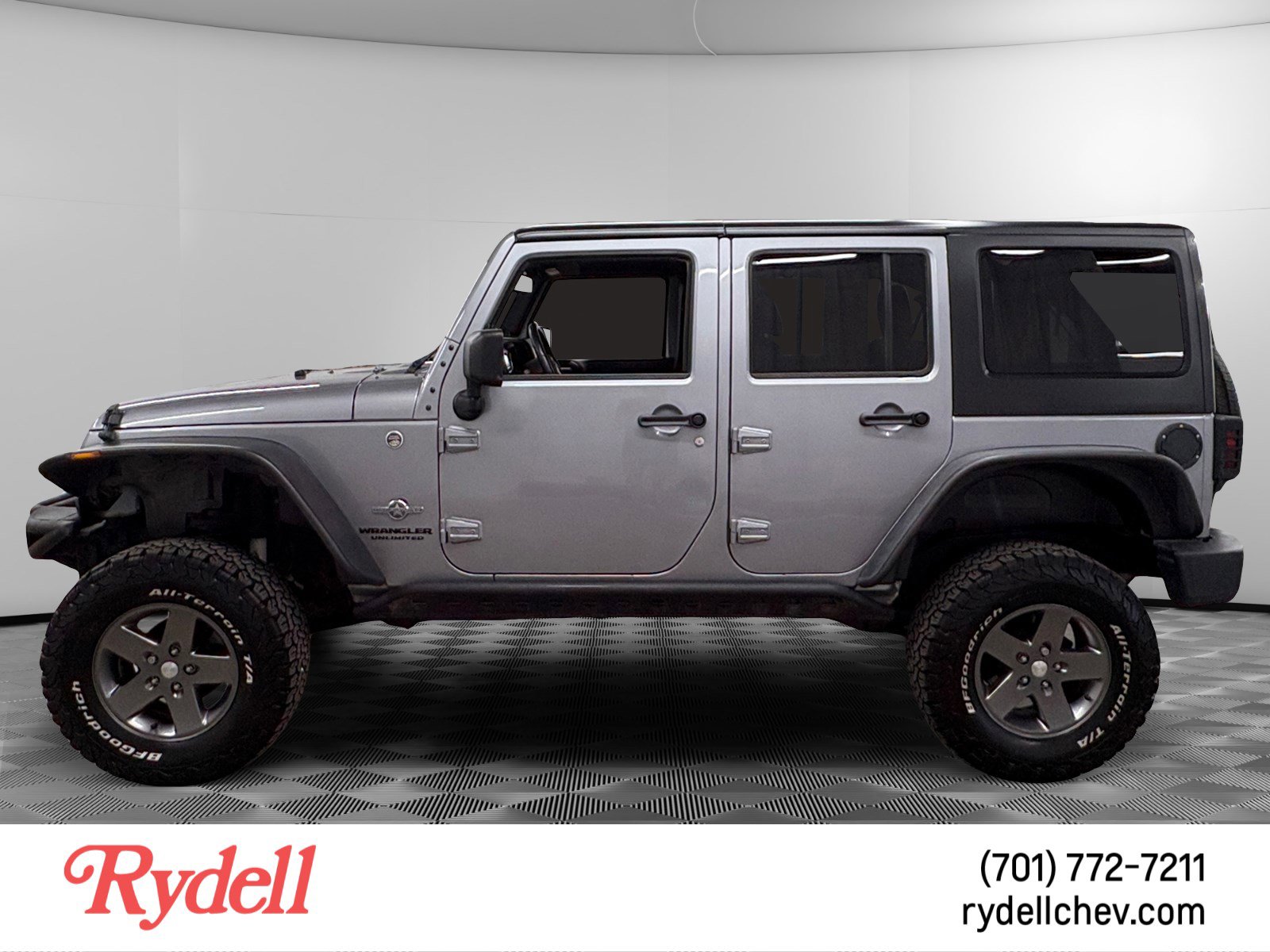 Used 2013 Jeep Wrangler Unlimited Sport AWD/4WD image 2