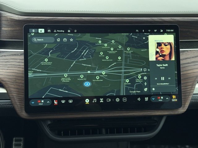 Used 2023 Rivian R1S Adventure image 3