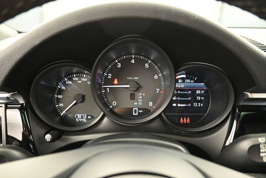 Certified 2024 Porsche Macan AWD/4WD image 18