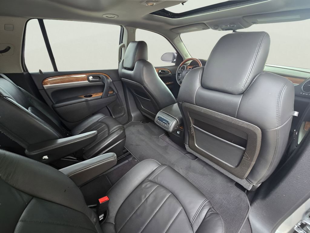 Used 2011 Buick Enclave CXL image 24