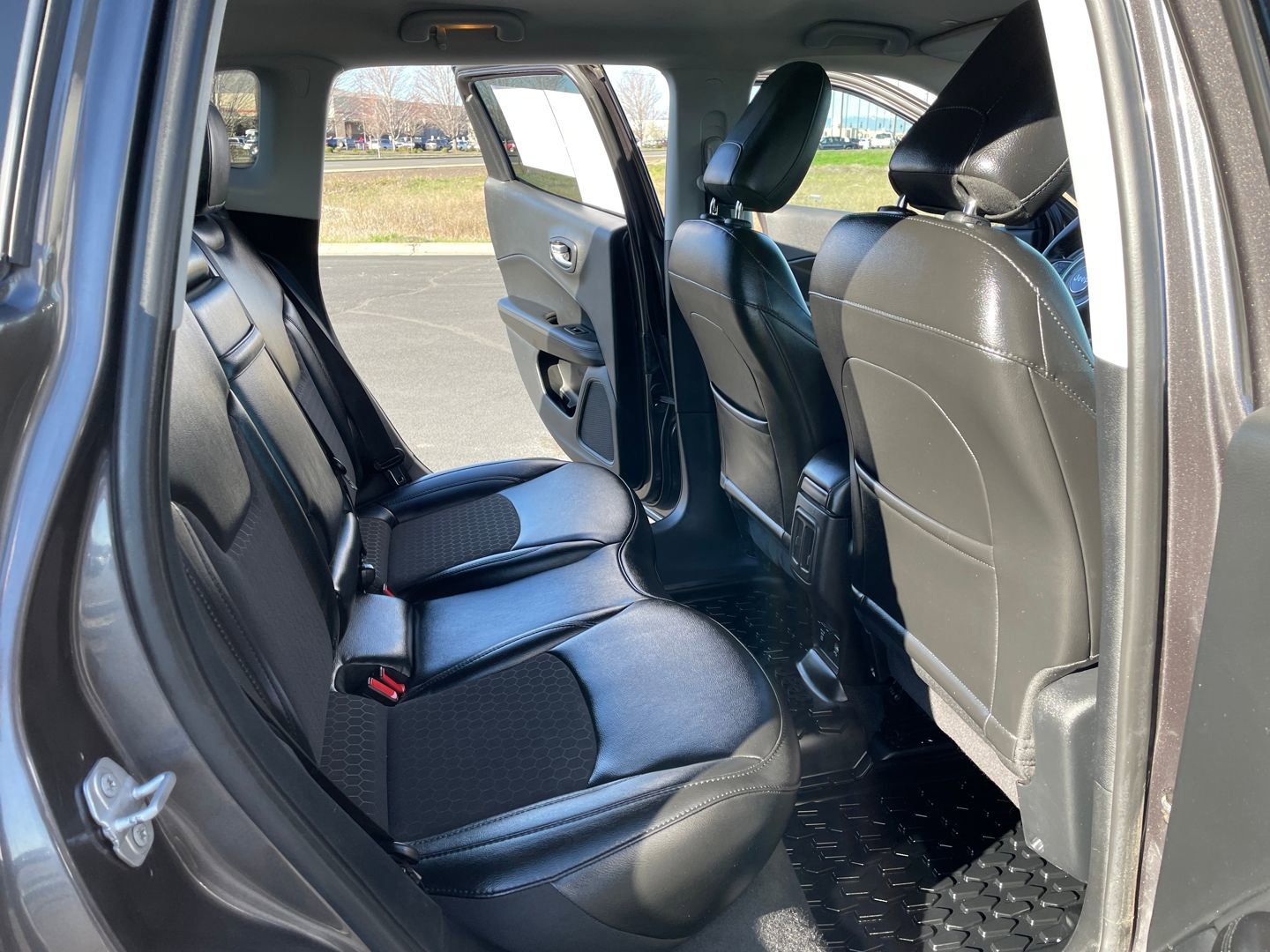 Used 2019 Jeep Compass Altitude AWD/4WD image 13