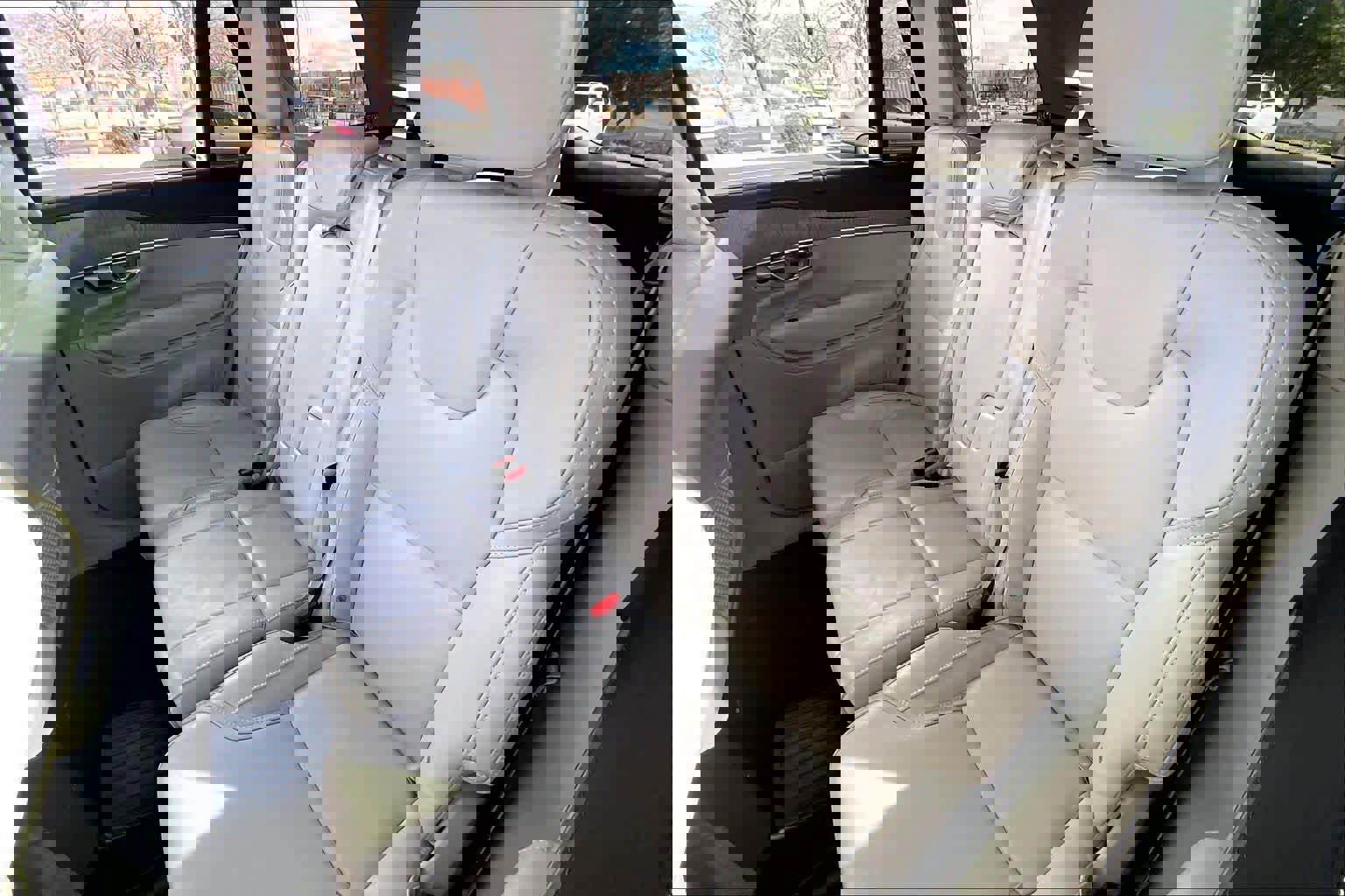 Used 2023 Volvo XC90 T8 Ultimate w/ Lounge Package image 21