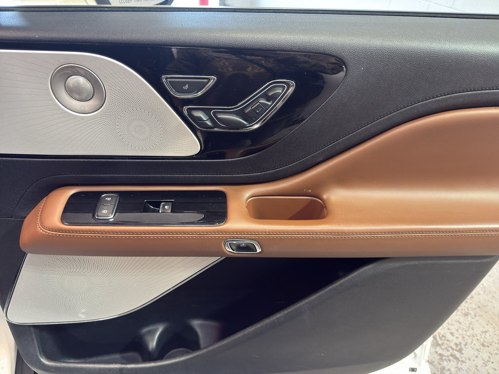 Used 2021 Lincoln Aviator Reserve AWD/4WD image 22