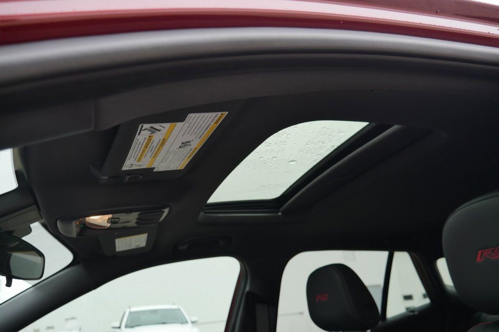 Used 2025 Chevrolet Trax RS w/ Sunroof Package image 29