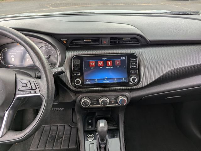 Used 2023 Nissan Kicks SV w/ Interior Electronics Package FWD image 17