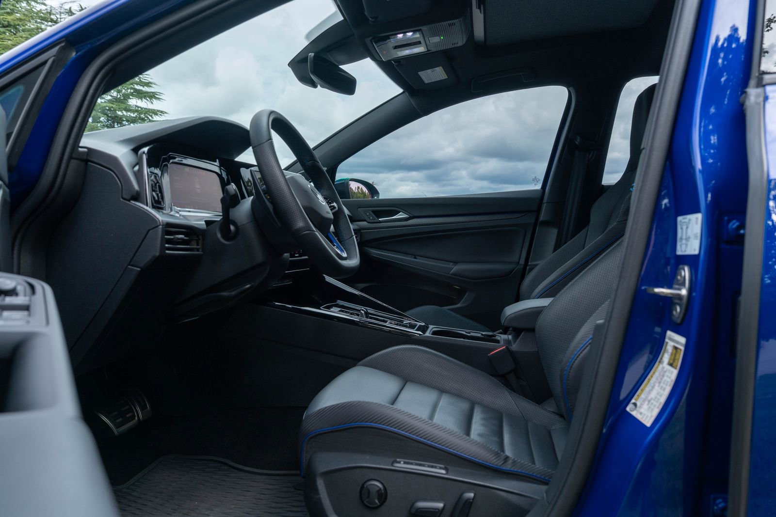 Used 2024 Volkswagen Golf R image 18