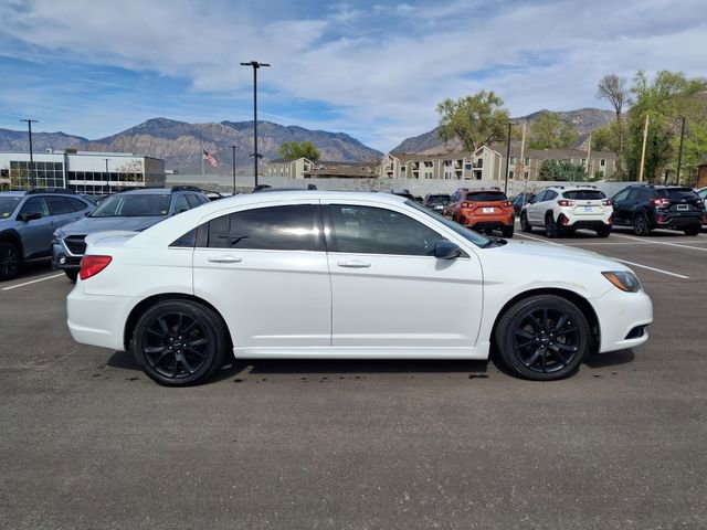 Used 2014 Chrysler 200 Limited w/ Sun/Sound Group image 2
