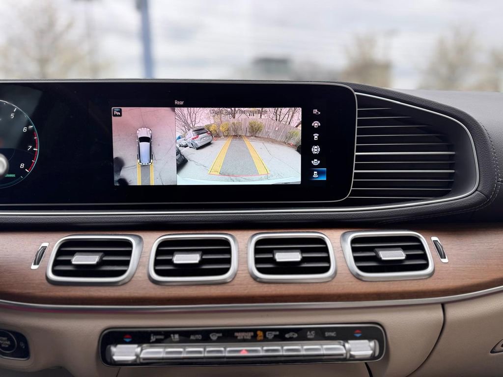 Used 2022 Mercedes-Benz GLS 450 4MATIC image 16