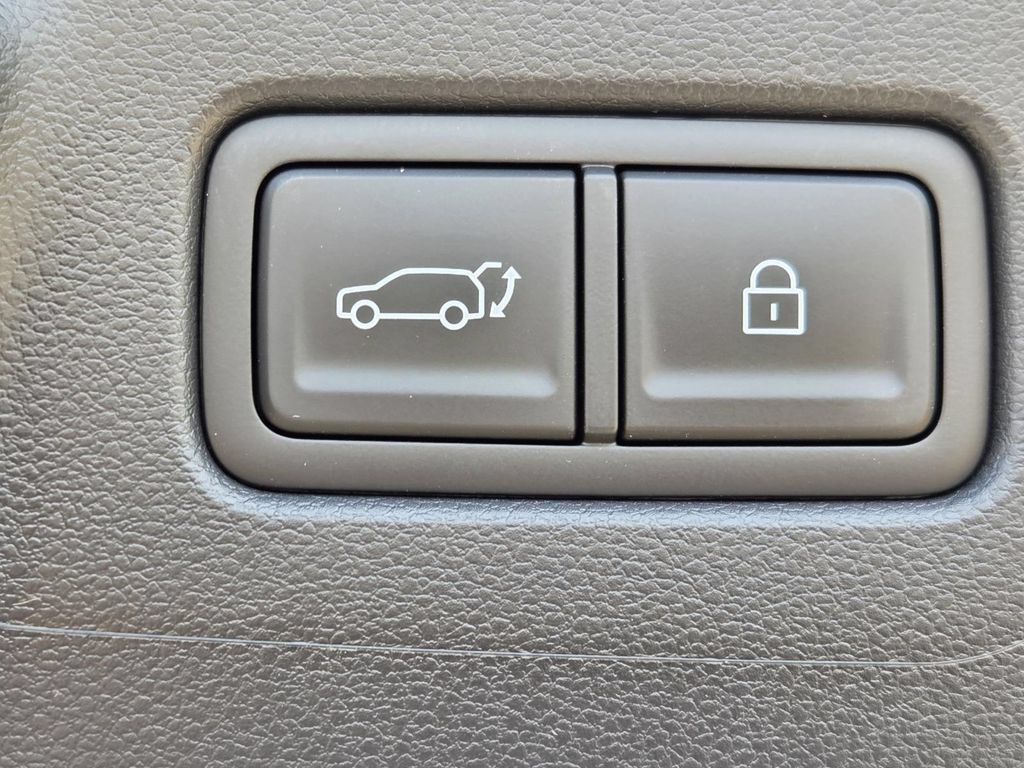 New 2027 Hyundai Santa Fe SE FWD image 8