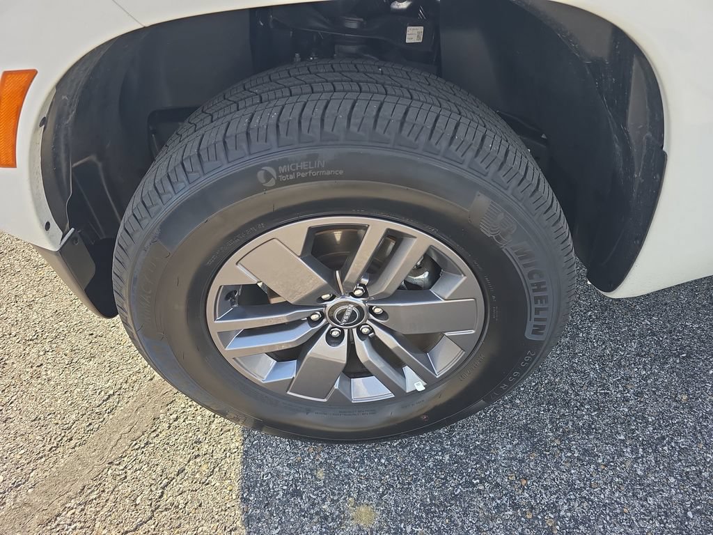 Used 2026 Nissan Frontier SV AWD/4WD image 10