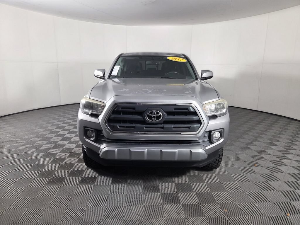 Used 2017 Toyota Tacoma TRD Sport RWD image 3