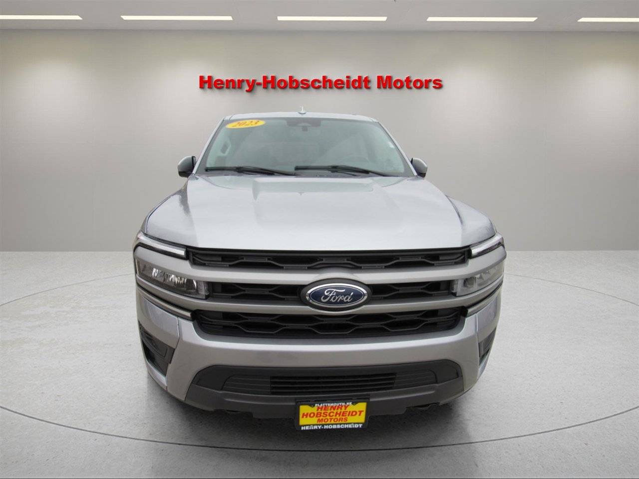 Used 2023 Ford Expedition XLT image 2