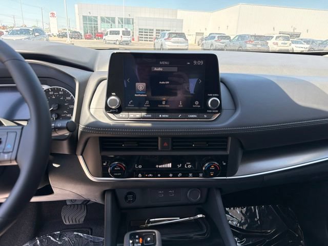 New 2026 Nissan Rogue SV FWD image 13