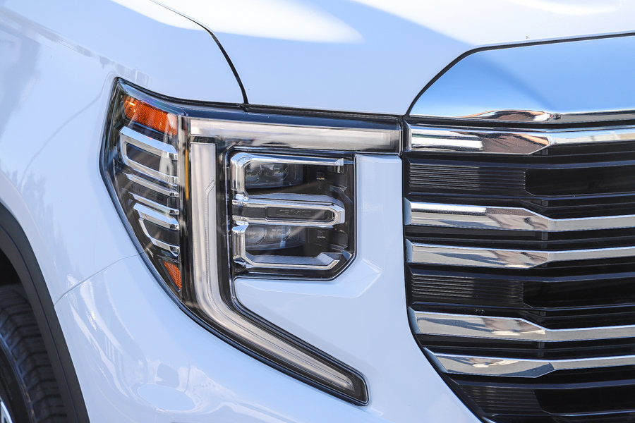 Used 2026 GMC Sierra 1500 SLT RWD image 4