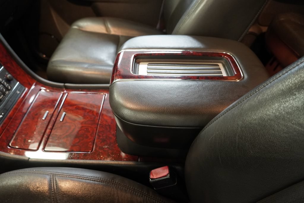 Used 2013 Cadillac Escalade ESV Premium AWD/4WD image 24