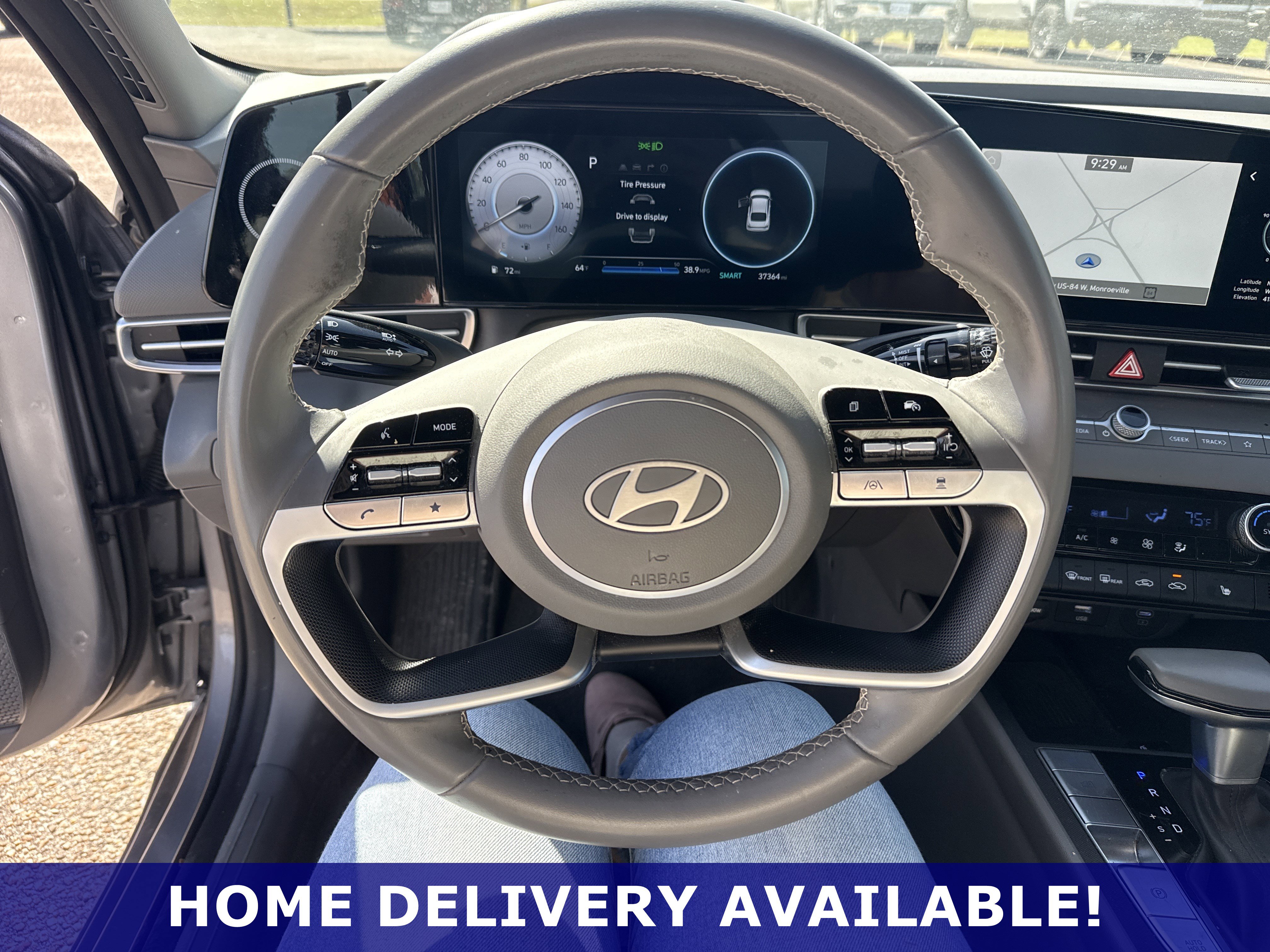 Used 2025 Hyundai Elantra SEL image 20