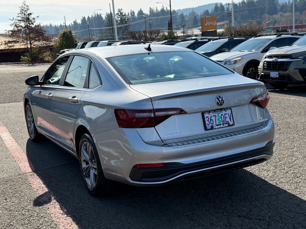 Used 2024 Volkswagen Jetta SE image 6