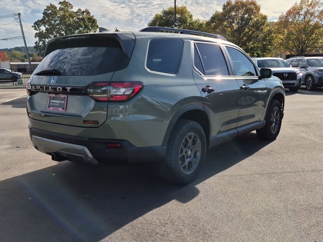 New 2026 Honda Pilot TrailSport image 2