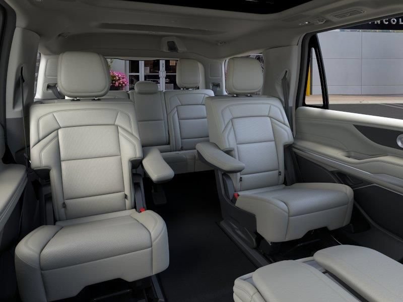 New 2026 Lincoln Navigator Reserve AWD/4WD image 11