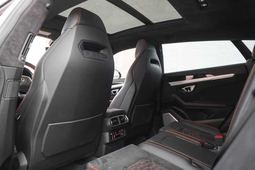 Used 2020 Lamborghini Urus AWD/4WD image 33