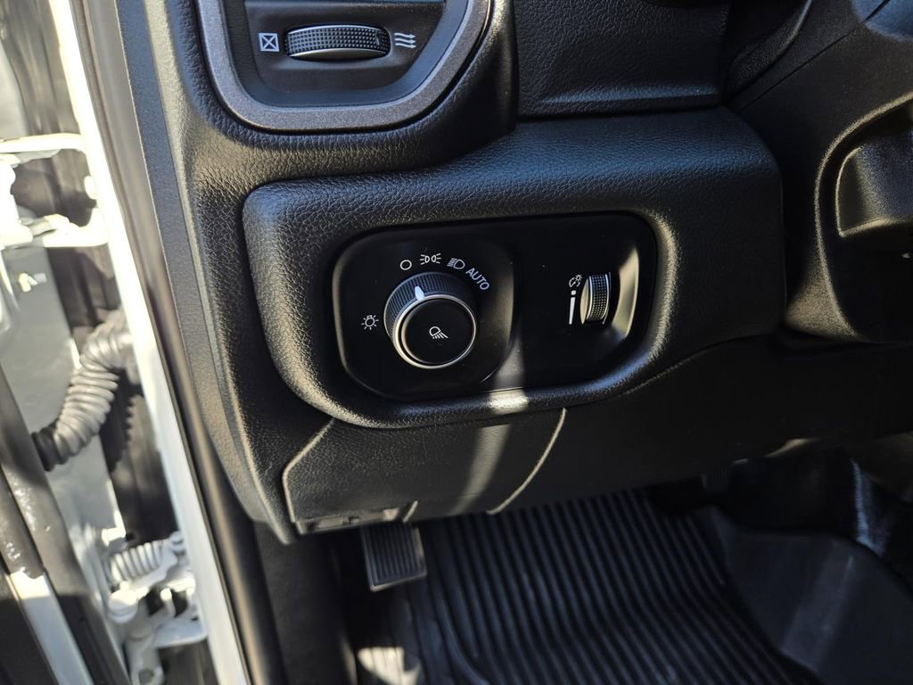 Used 2024 RAM 2500 Tradesman w/ Chrome Appearance Group AWD/4WD image 24
