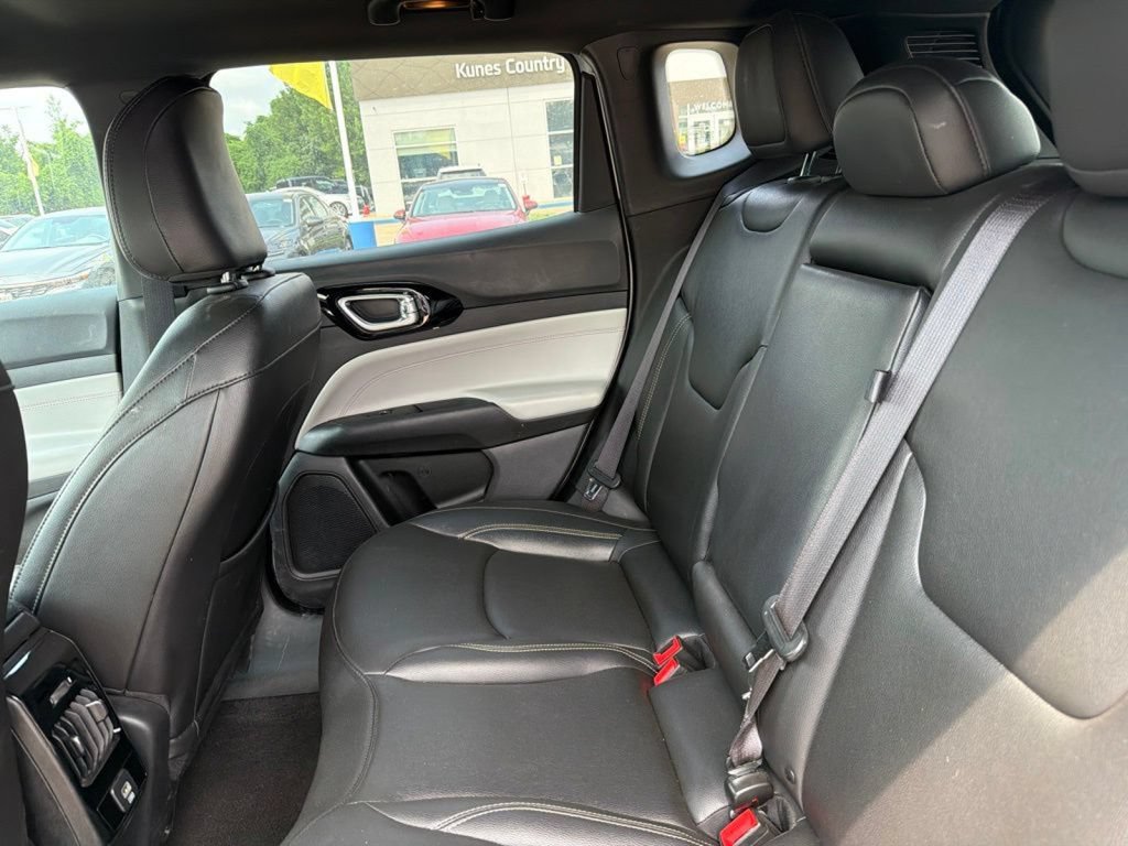 Used 2025 Jeep Compass Limited AWD/4WD image 15