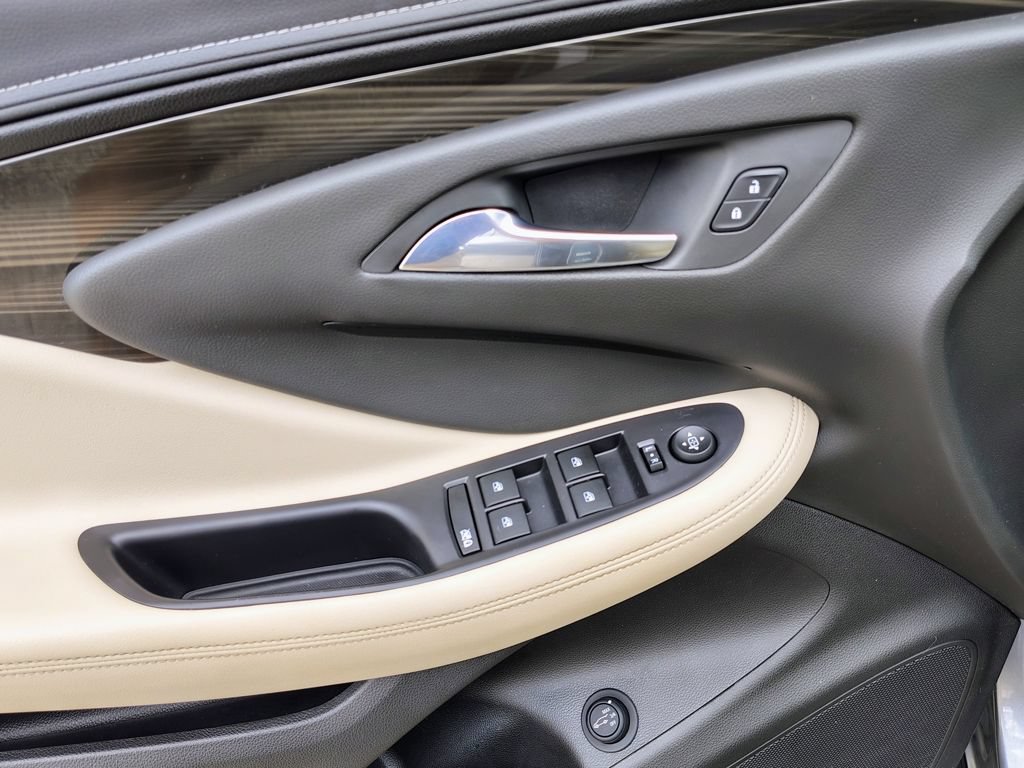 Used 2020 Buick Envision Preferred FWD image 14
