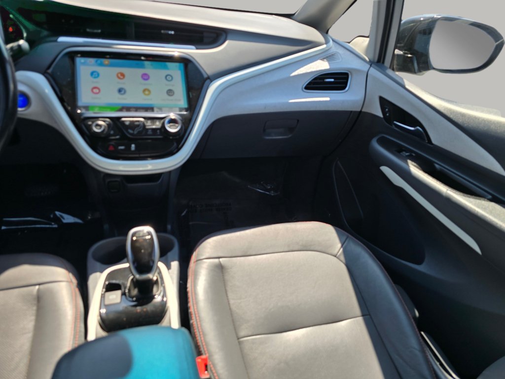 Used 2020 Chevrolet Bolt Premier w/ Infotainment Package FWD image 4