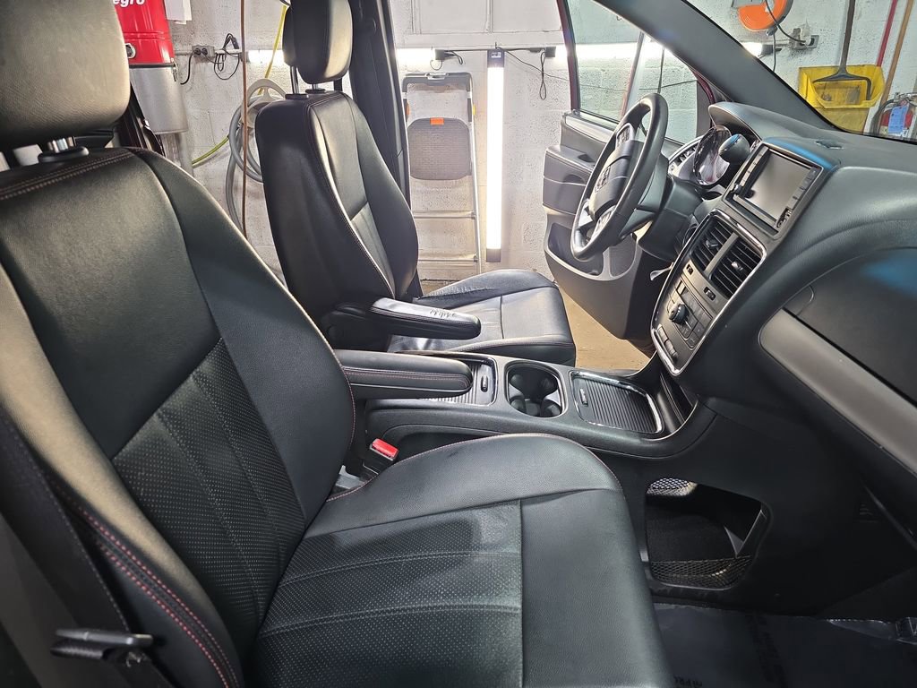Used 2017 Dodge Grand Caravan GT image 10