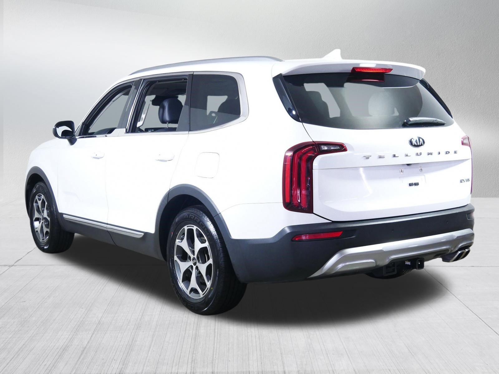 Used 2020 Kia Telluride EX w/ Towing Package FWD image 5