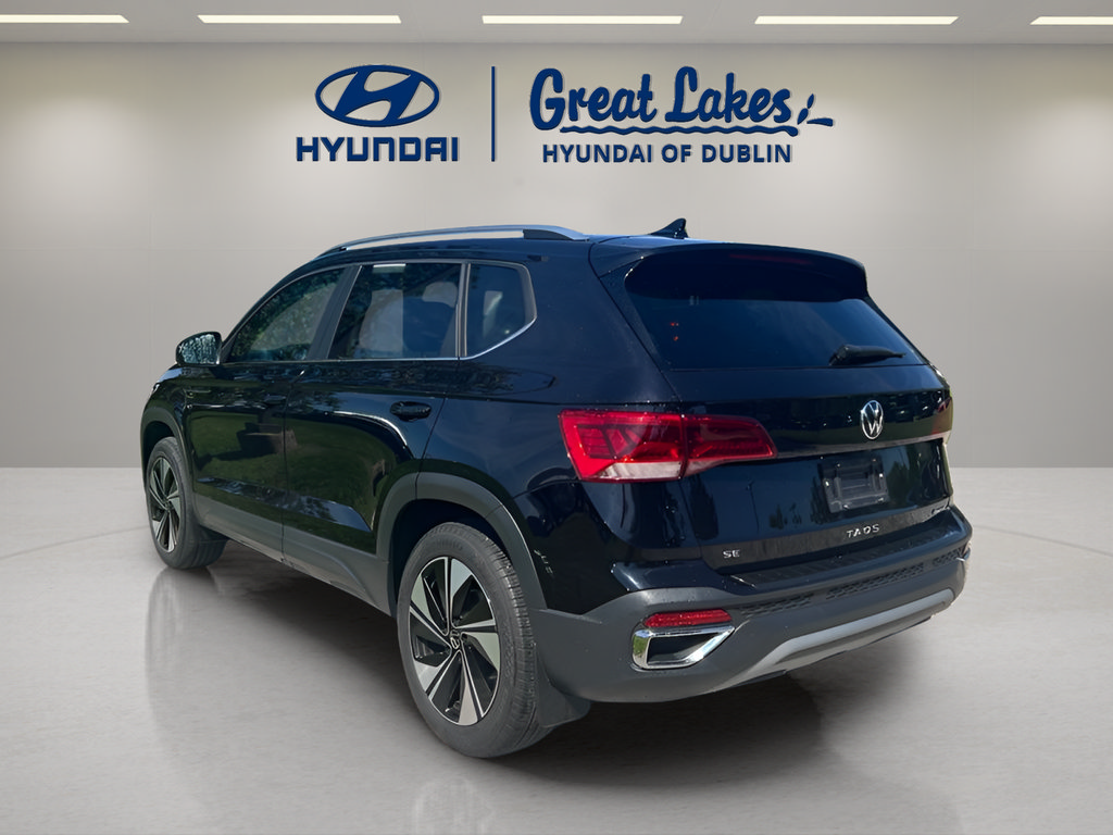 Used 2024 Volkswagen Taos SE AWD/4WD image 3