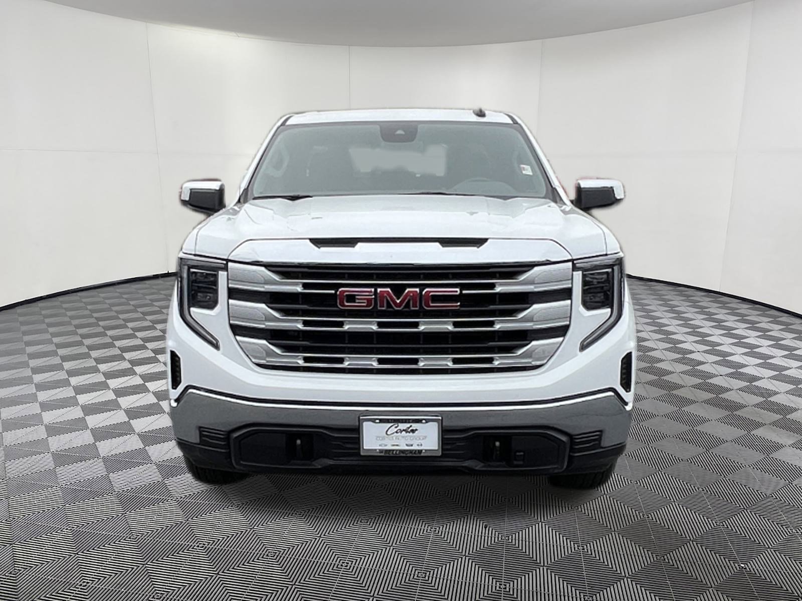 Used 2024 GMC Sierra 1500 SLE w/ Preferred Package image 2