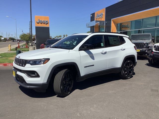 New 2025 Jeep Compass Latitude w/ Sun & Sound Group AWD/4WD image 5