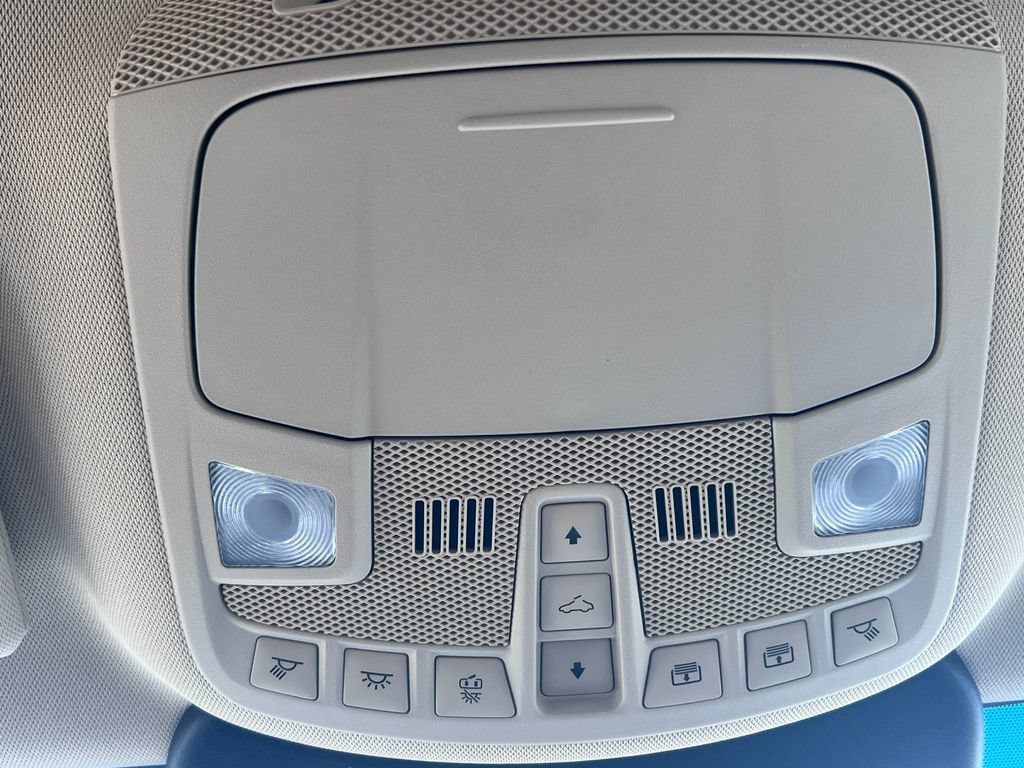 Used 2020 Lincoln Nautilus Reserve AWD/4WD image 32